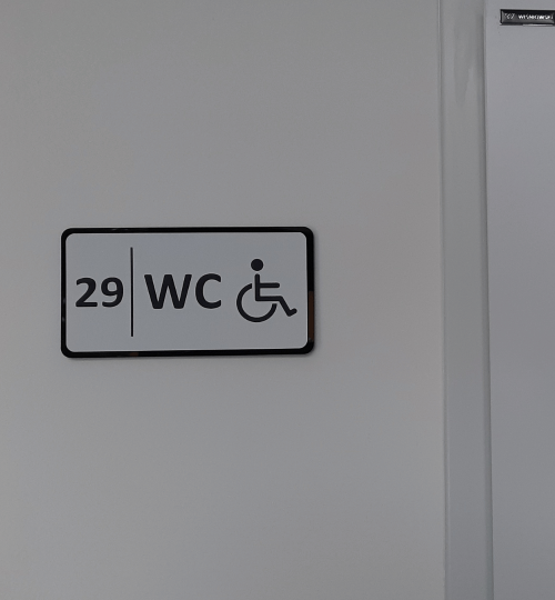 tabliczk aprzydrzwiowa z plexi